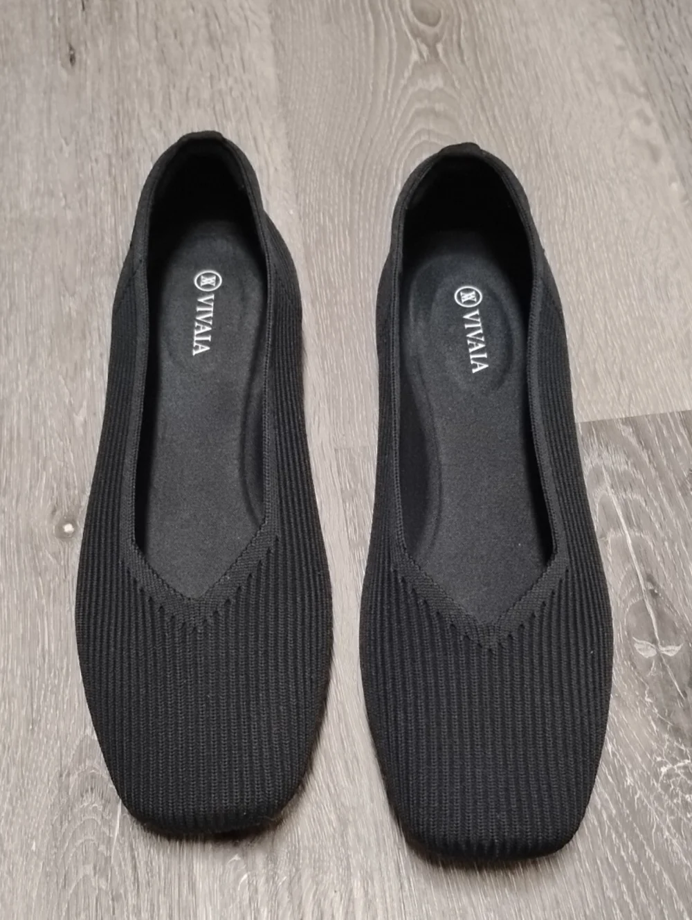 Vivaia Margot 2.0 Square Toe V Cut Flat Shoes
